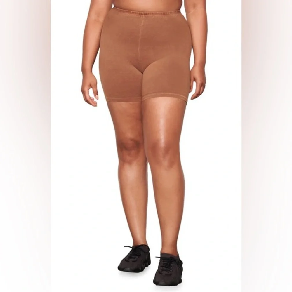 SKIMS, Outdoor Collection, Bike Shorts, Camel, Small - Picture 6 of 10